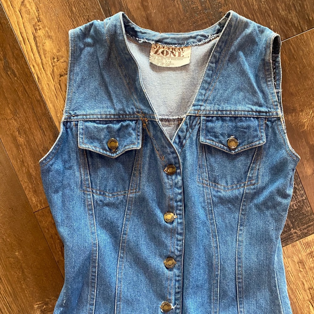 Neutral Zone Vintage Blue Denim Button-Up Vest